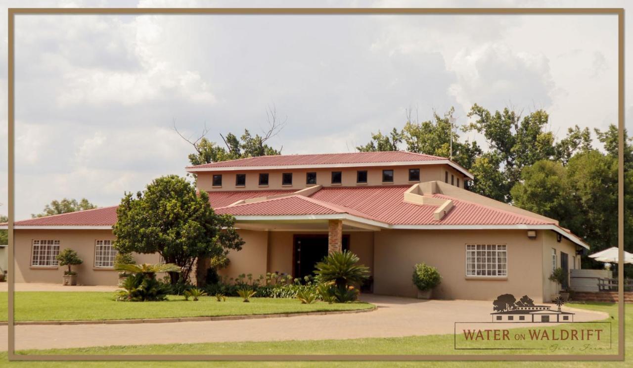 Water On Waldrift Guesthouse Vereeniging Exteriör bild